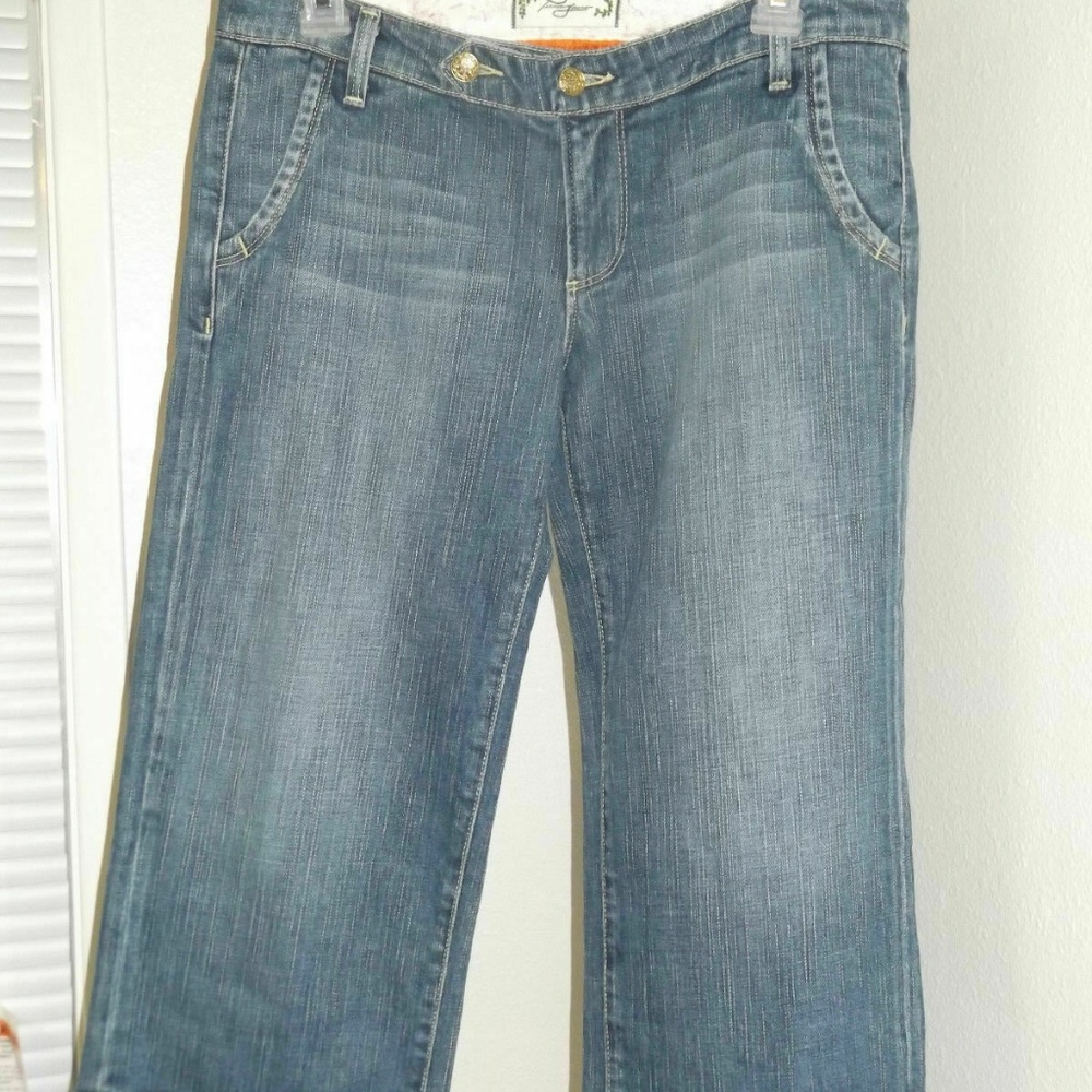 New! PIERCE Luxury Lifestyle Premium Capri’s